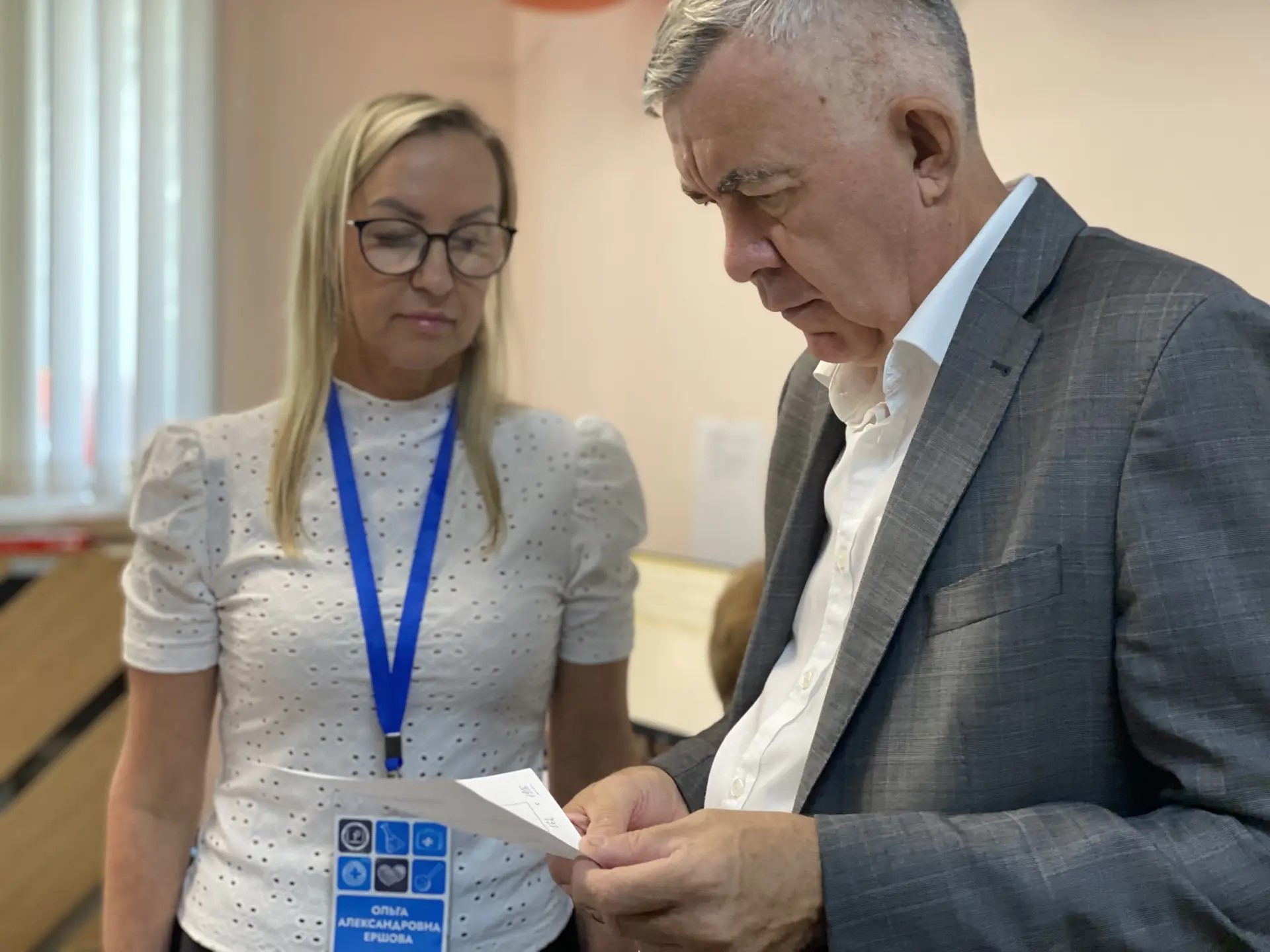 В рамках депутатского контроля Андрей Юрьевич Субботин посетил приёмную комиссию Хабаровского медицинского колледжа им. Макарова, чтобы лично посмотреть, как идёт приёмная кампания.